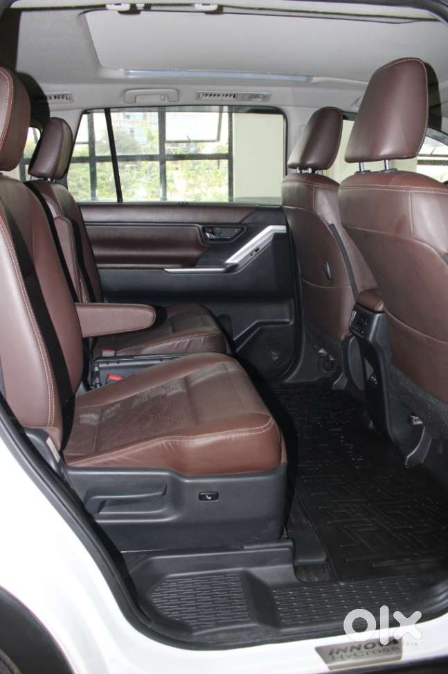 Toyota Innova Hycross 2.0 Zx Hybrid 7 Str, 2025, Petrol