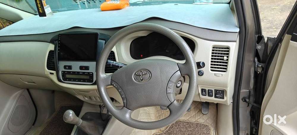 Toyota Innova 2.5 V Diesel 7-seater, 2011, Diesel