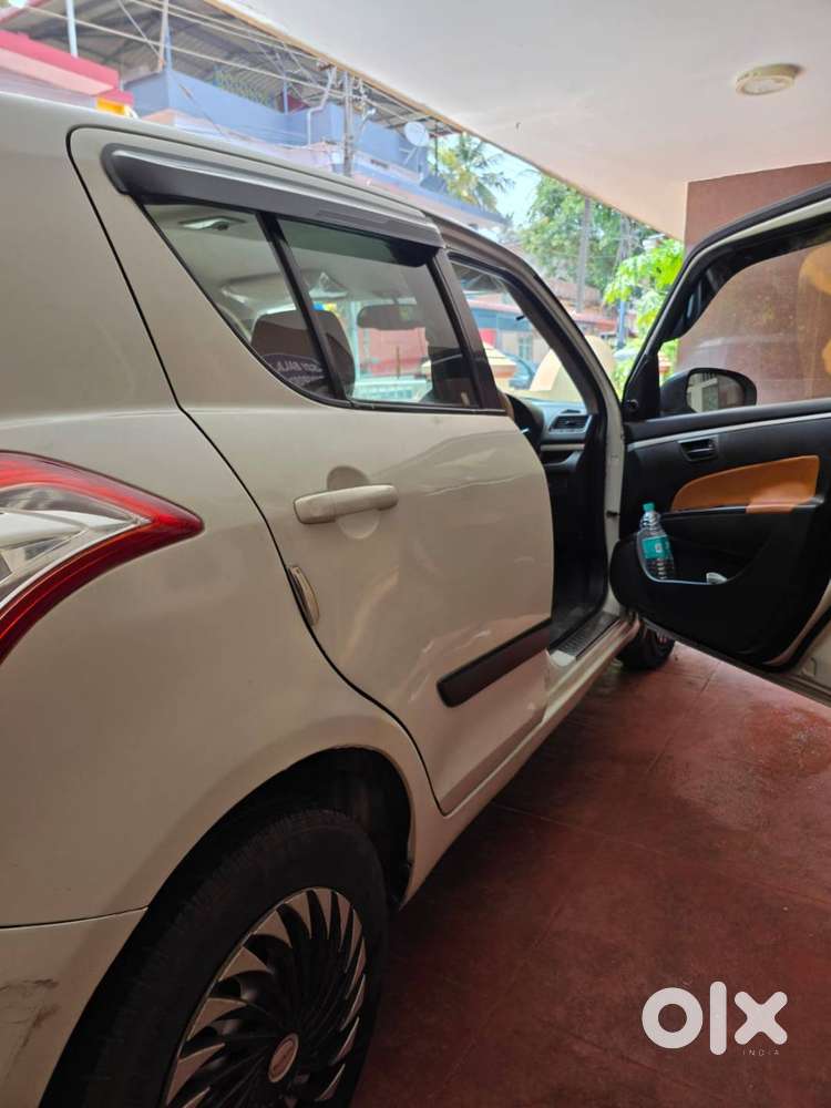 Maruti Suzuki Swift 2017 Petrol 83000 Km Driven