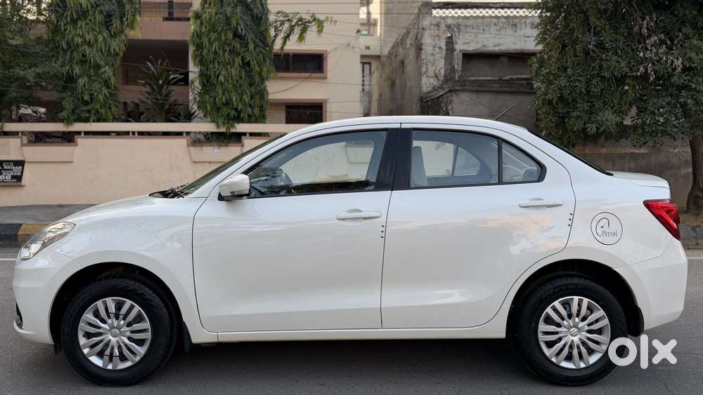 Maruti Suzuki Swift Dzire Vxi Optional, 2024, Petrol