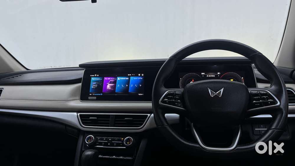 Mahindra Xuv700 2.0 Ax 7 Petrol At Luxury Pack Str, 2022, Petrol