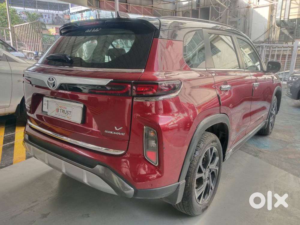 Toyota Urban Cruiser Hyryder, 2025, Petrol