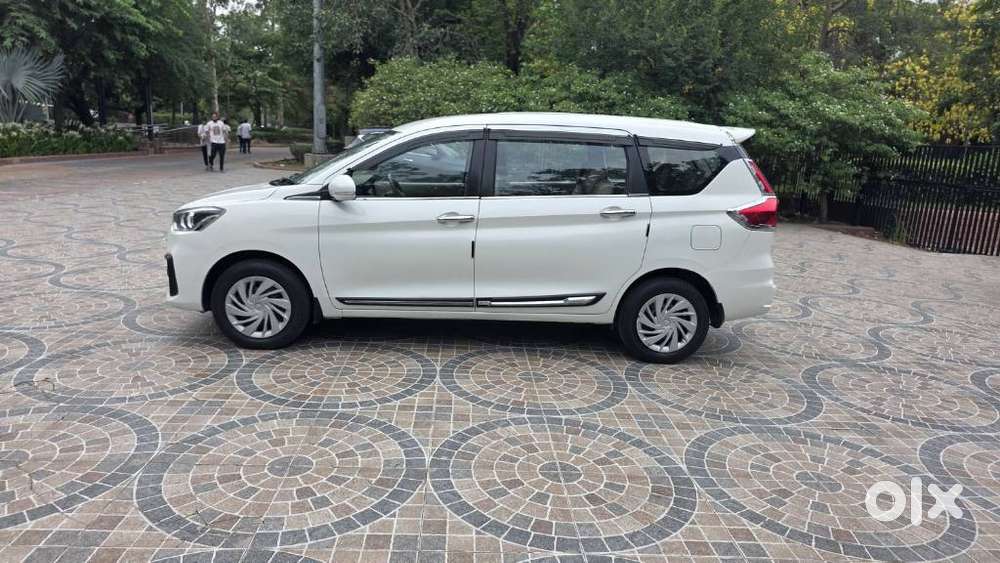 Maruti Suzuki Ertiga Vxi At Petrol, 2022, Petrol