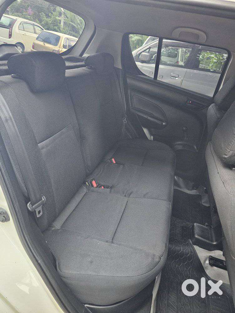 Maruti Suzuki Swift Vxi + Manual, 2017, Petrol
