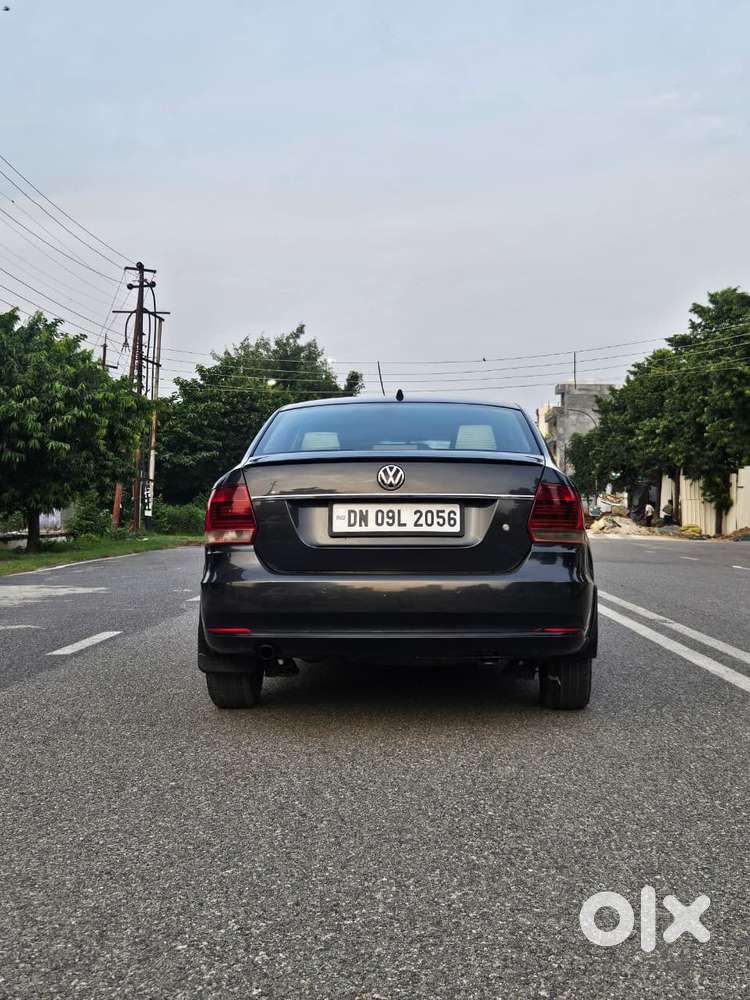 Volkswagen Vento 1.2 Tsi Highline Plus At, 2017, Petrol