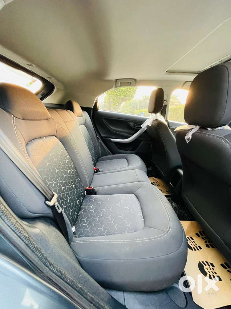 Tata Nexon 1.2 Revotron Xma Amt (s), 2022, Petrol