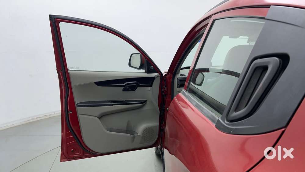 Mahindra Kuv 100 Mfalcon G80 K4, 2017, Petrol