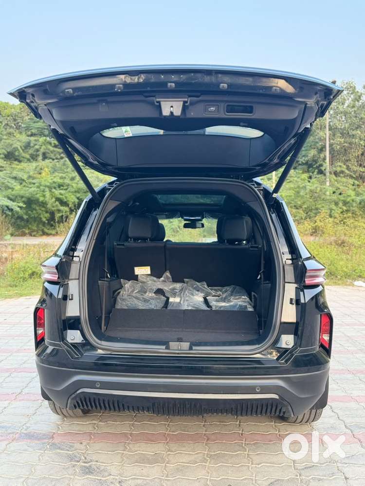 Tata Safari Accomplished X Plus 7 Str Dark Edition, 2024, Diesel
