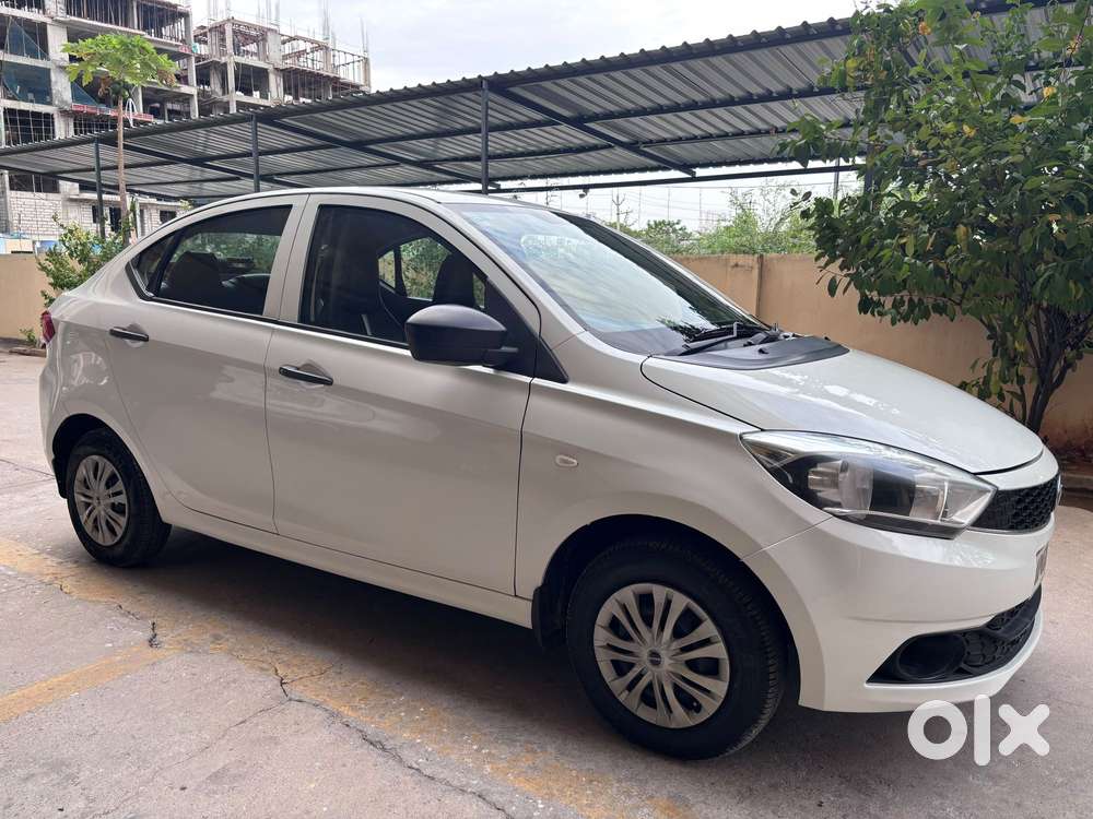 Tata Tigor Xe, 2017, Petrol