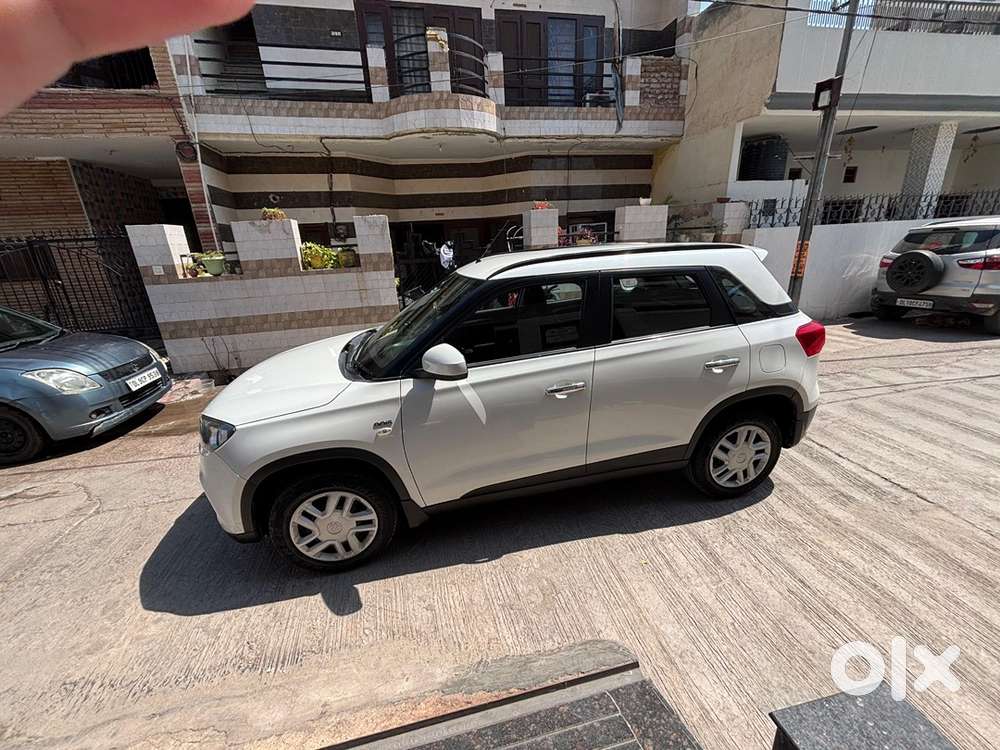 Maruti Suzuki Vitara Brezza Brand New Condition Only 40,000 Km
