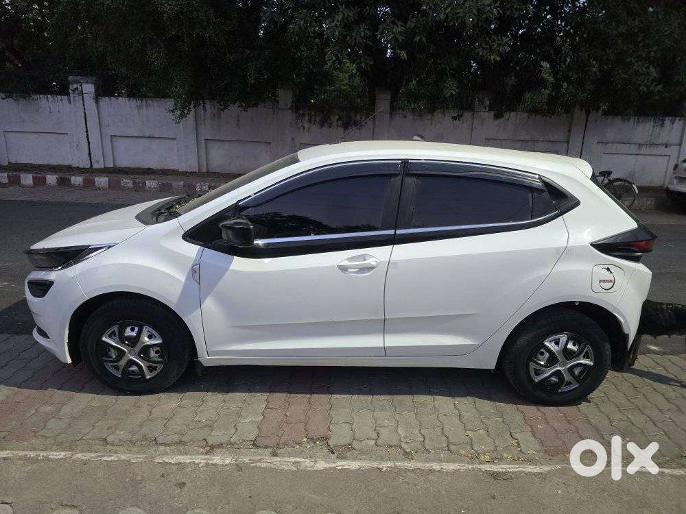 Tata Altroz 1.2 Xe, 2022, Petrol