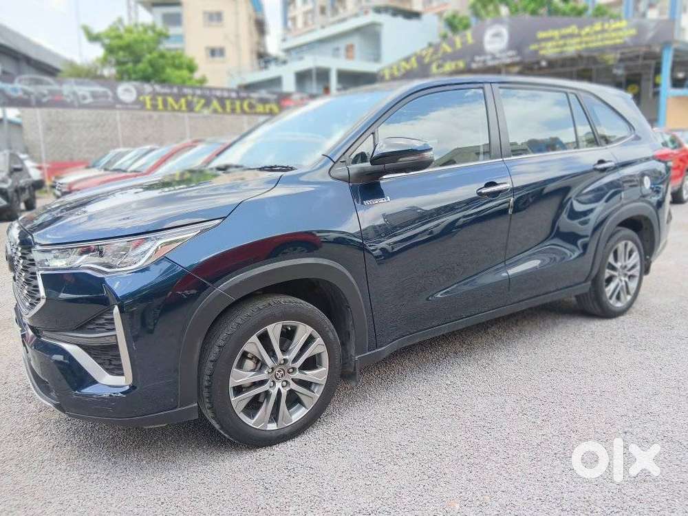 Toyota Innova Hycross 2.0 Zx (o) Hybrid 7 Str, 2023, Petrol