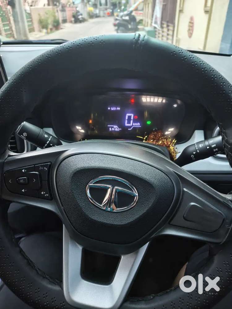 2023 Tata Punch Dazzle Accomplished Sunroof Cng