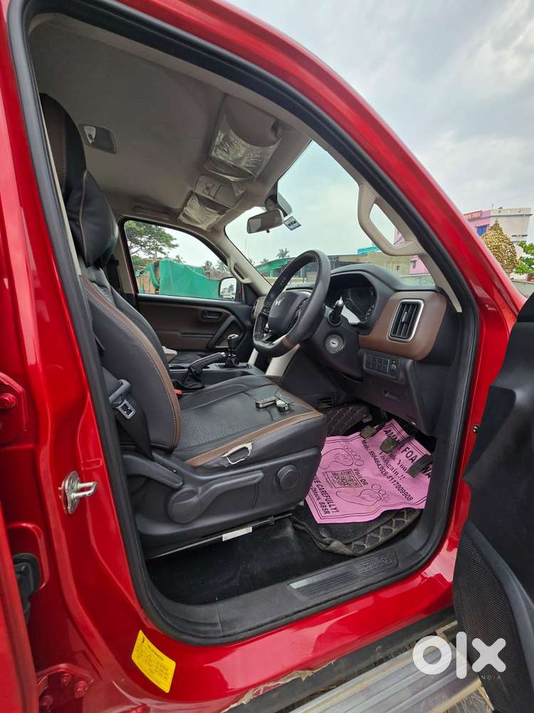 Mahindra Scorpio N Z4 Petrol Mt 7 Str, 2024, Petrol