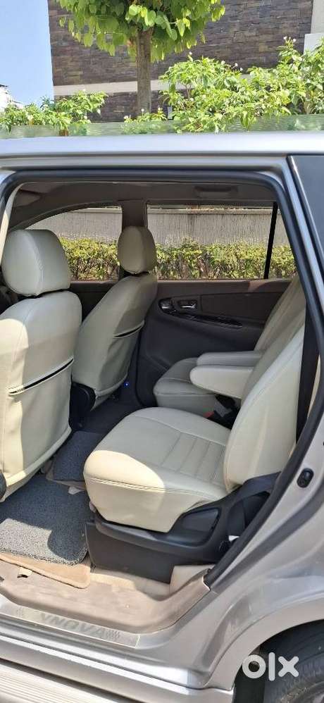 Toyota Innova 2.5 Vx 7 Seater Bs Iv, 2015