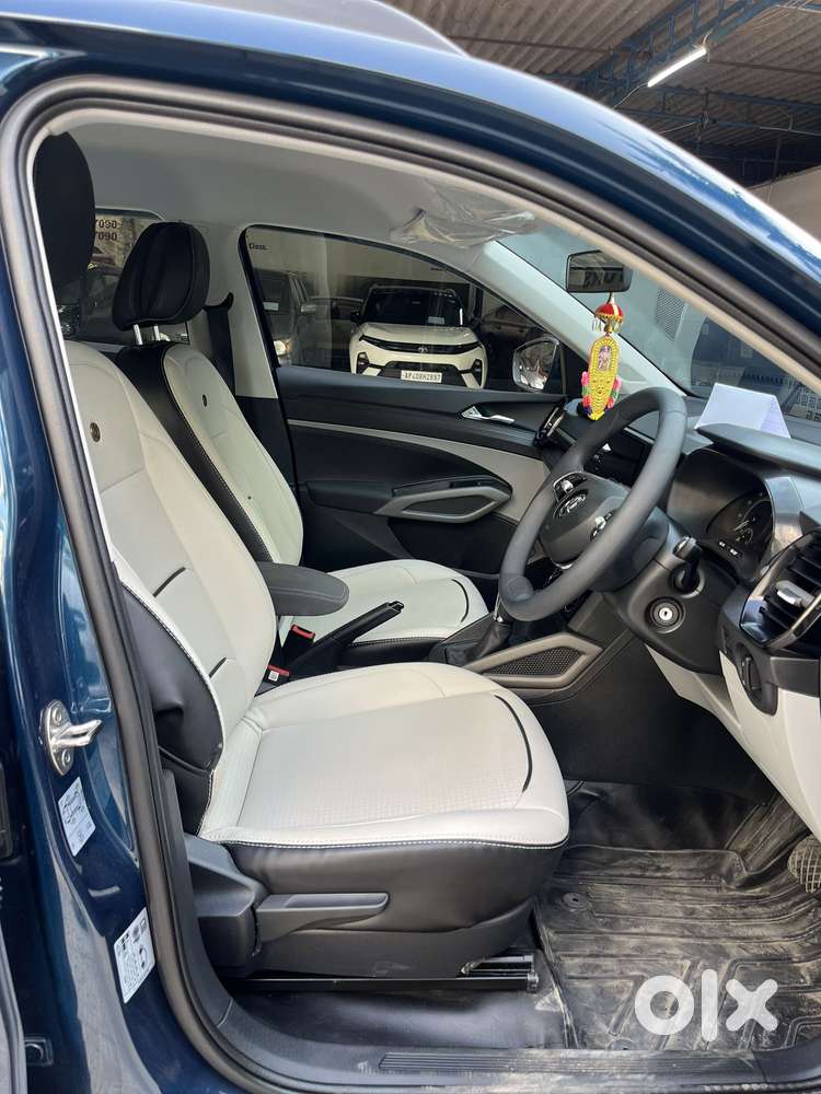 Skoda Kylaq Signature At, 2025, Petrol