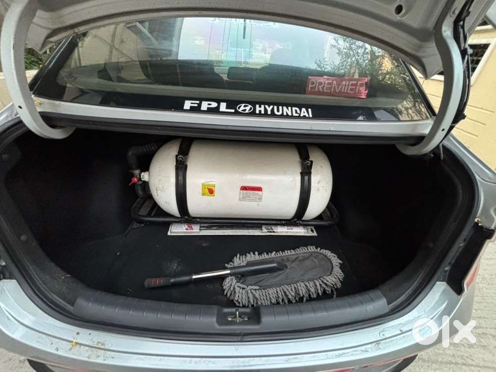 Hyundai Aura 2024 Cng