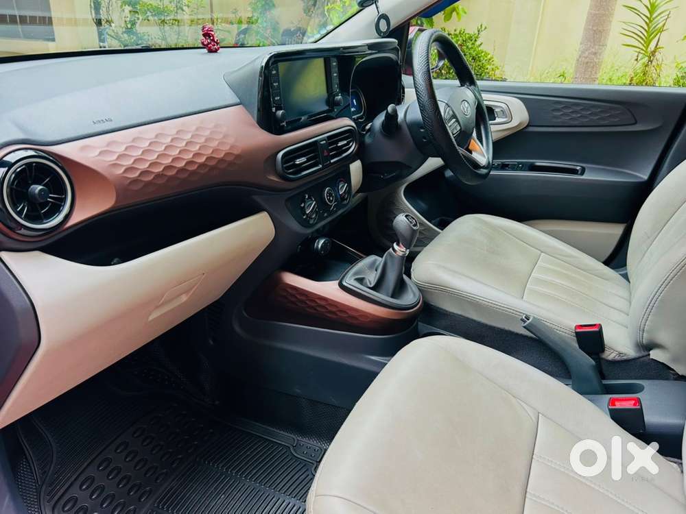 Hyundai Aura Sx Petrol 2023 - 23,307 Km Driven