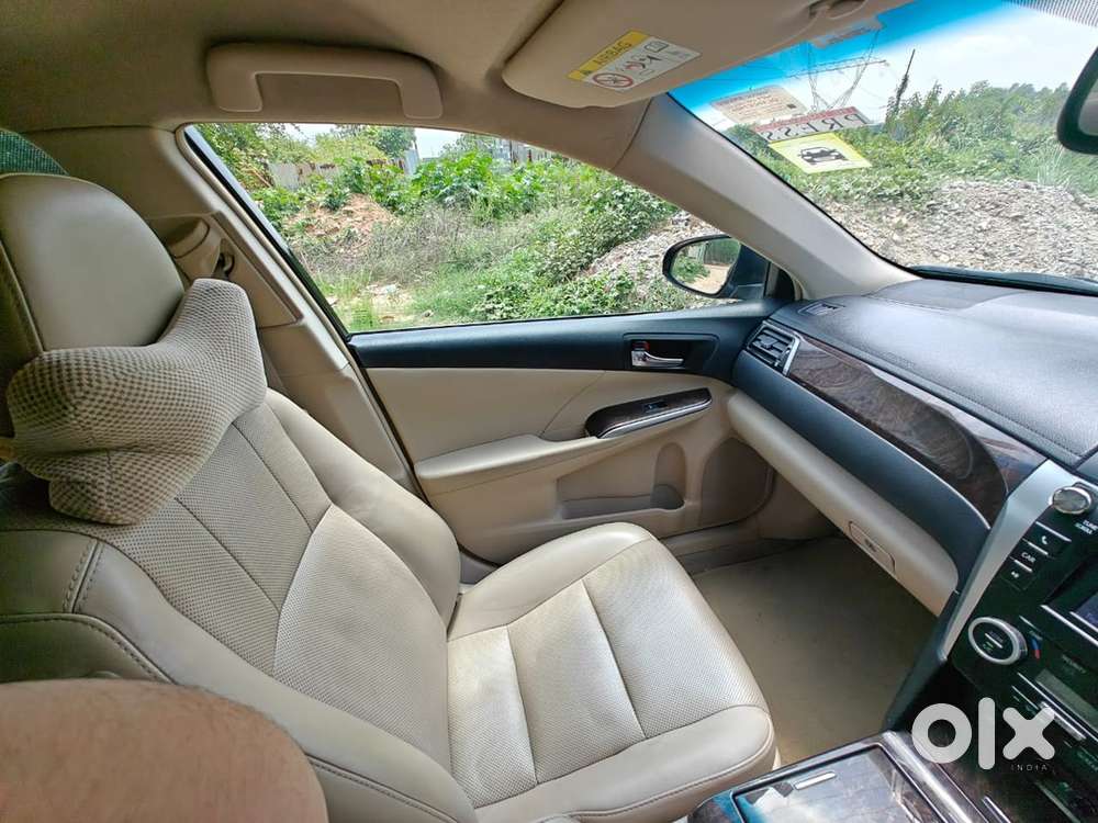 Toyota Camry Hybrid 2014