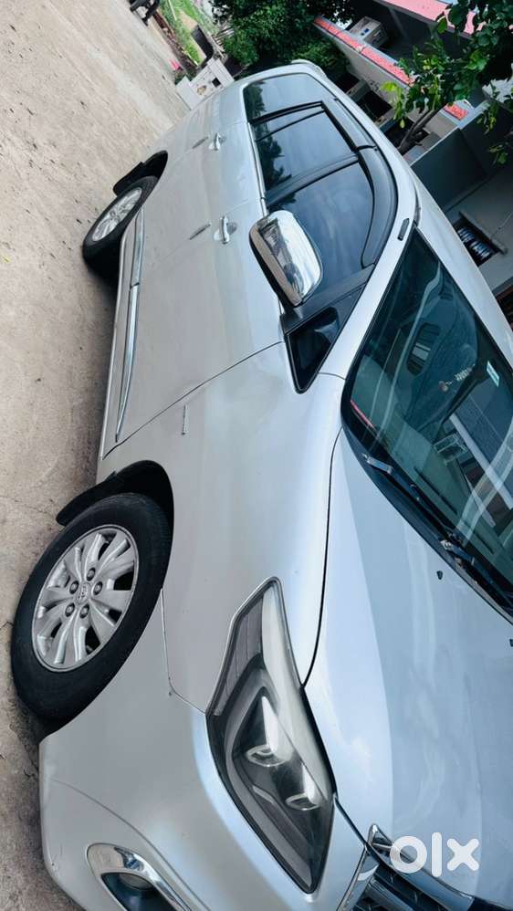 Toyota Innova Diesel 2011