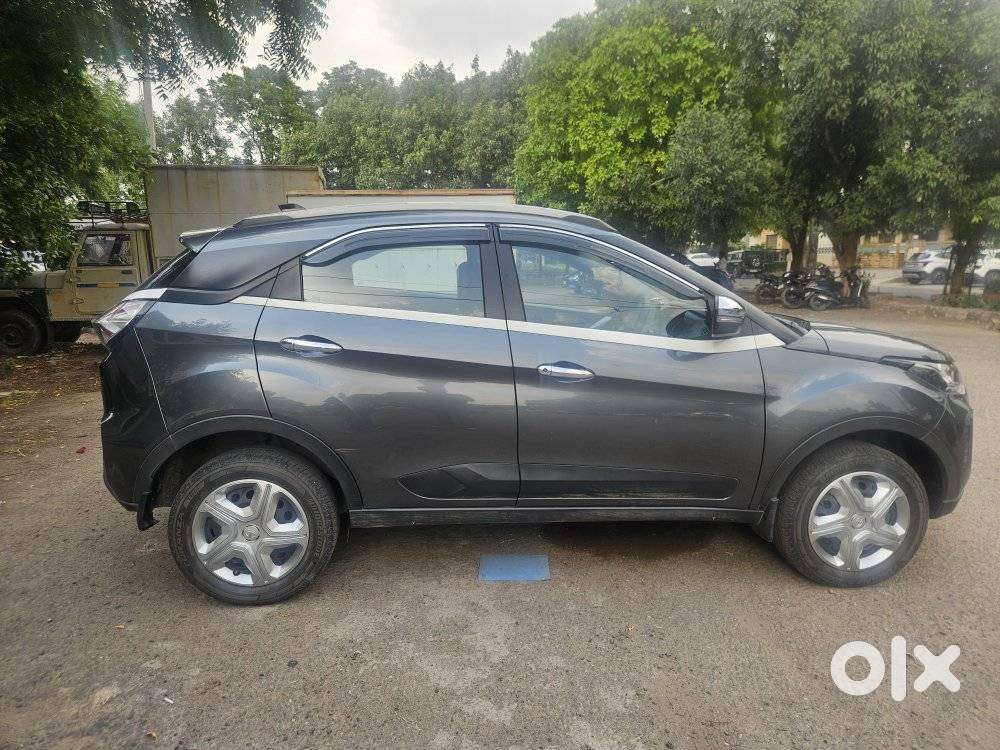 Tata Nexon 1.2 Revotron Xma Amt (s), 2022, Petrol