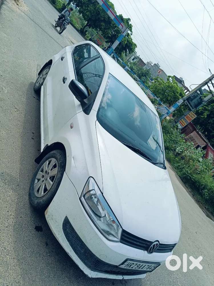 Volkswagen Polo Breeze 2011