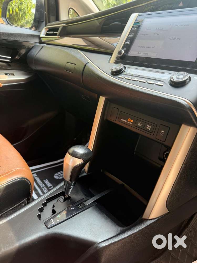 Toyota Innova Crysta 2.8 Zx At 7 Seater, 2022, Petrol