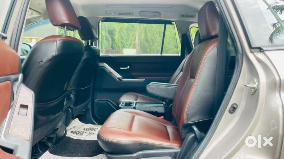 Toyota Innova Hycross 2.0 Vx Hybrid 7 Str, 2023, Cng & Hybrids