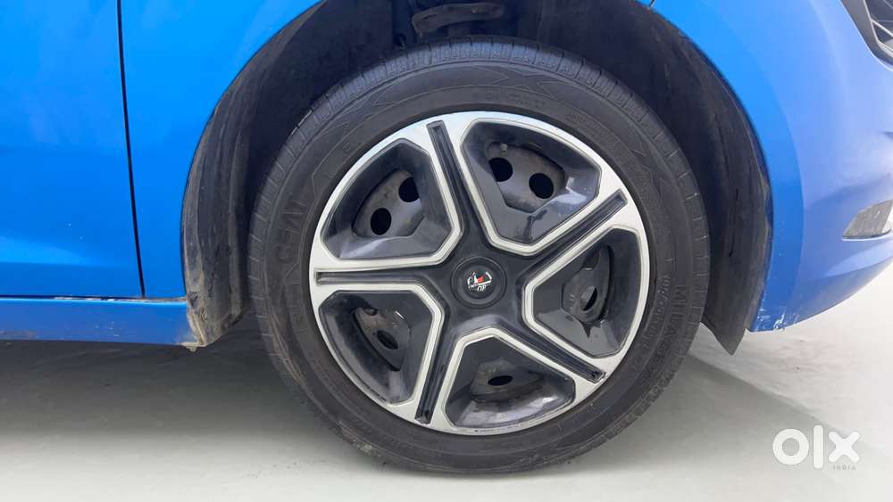 Tata Altroz 1.2 Xm Plus, 2022, Petrol