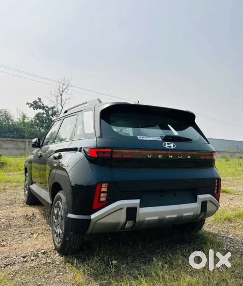 Hyundai Venue N Line 2025 Petrol Manual Dual Tone