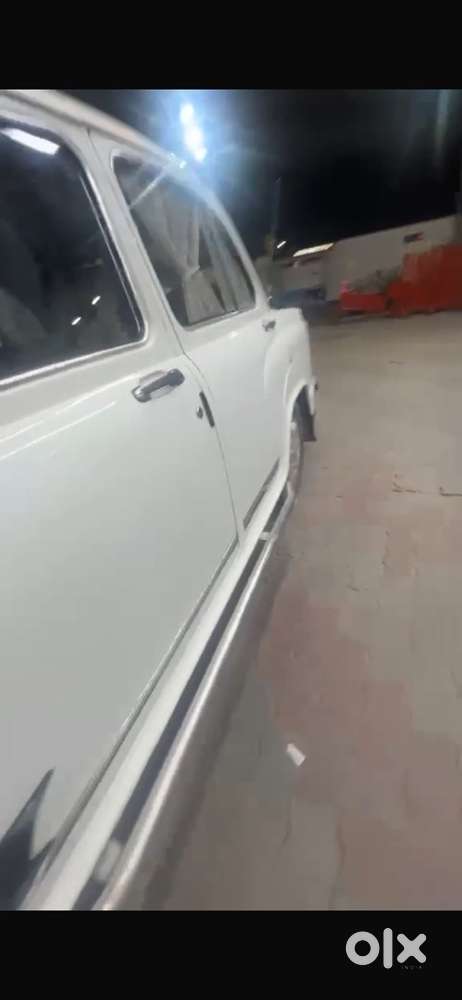 Ambassador Classic Petrol 2014
