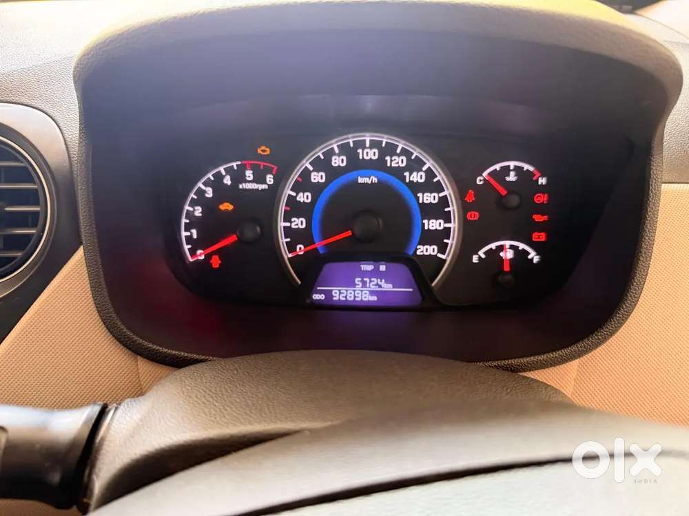 Hyundai Grand I10 Sportz Diesel 2017 Well Maintained