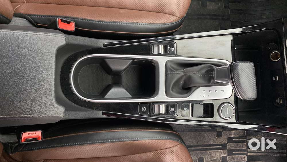 Hyundai Alcazar 2.0 Signature (o) Petrol At 6 Str, 2021, Petrol