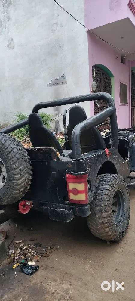 Mahindra Jeep Classic 1983
