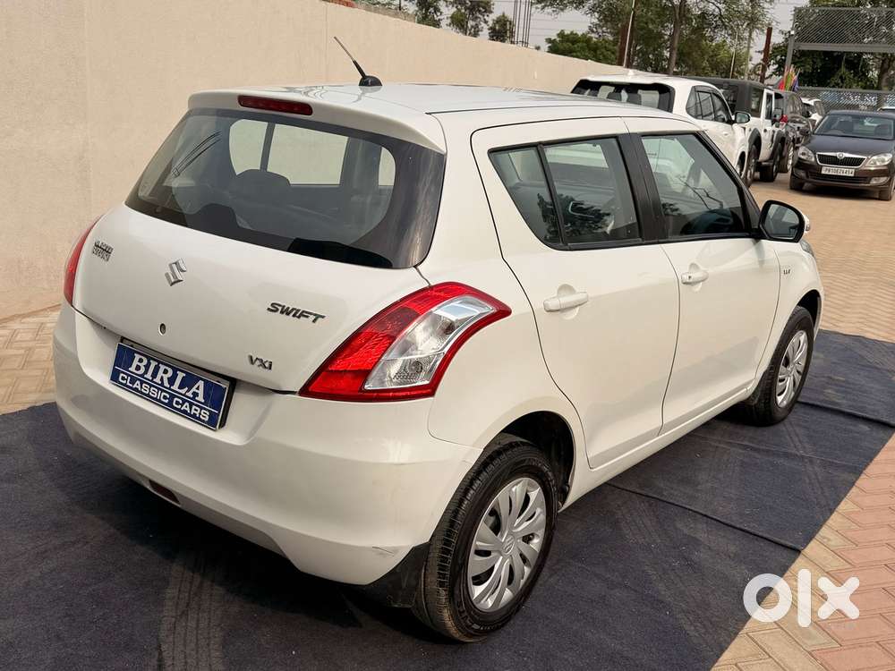 Maruti Suzuki Swift Vxi + Manual, 2016, Petrol