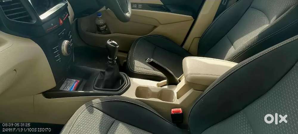 Mahanadra Xuv 300 Sunroof Nice Condition Car Ladi Parsan Use Car