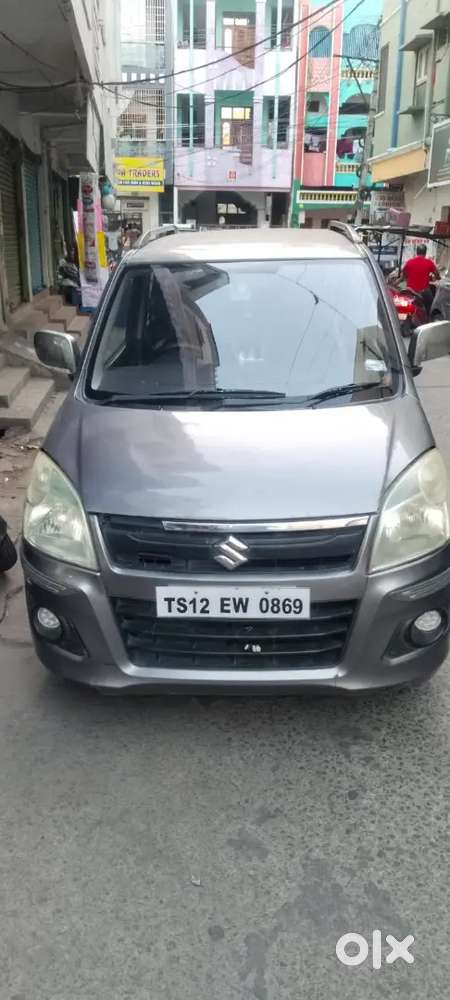 Good Condition, Single Hand Driven, Cng Car With Manufacturing