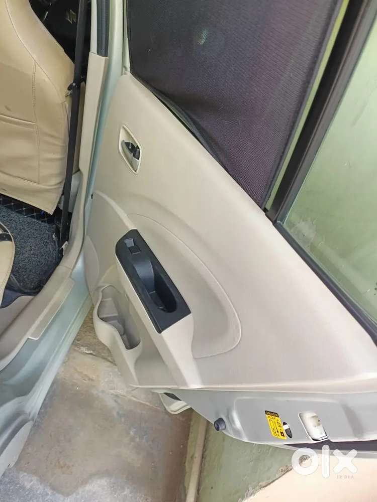 Very Good Condition. 4 Tayer New