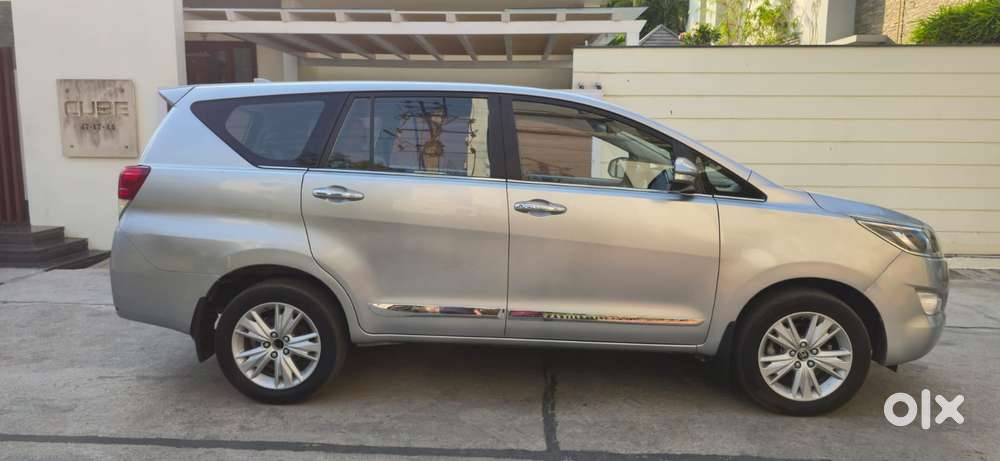 Toyota Innova Crysta 2.4 V 8 Str, 2017, Diesel