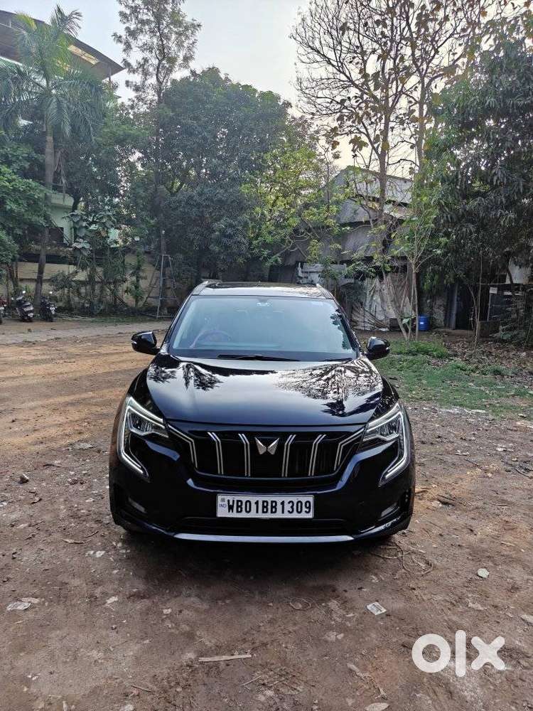 Mahindra Xuv700 2.0 Ax 5 Petrol Mt 7 Str, 2025, Petrol