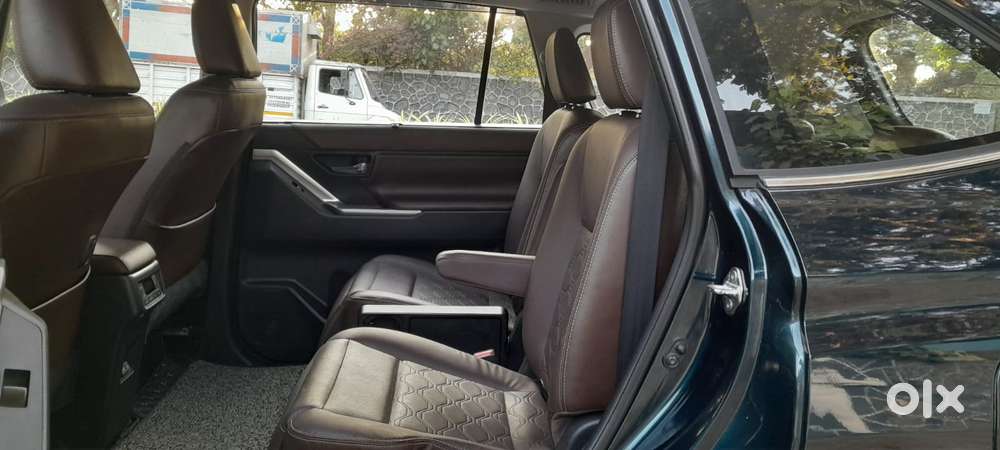 Toyota Innova Hycross 2.0 Zx (o) Hybrid 7 Str, 2024, Petrol