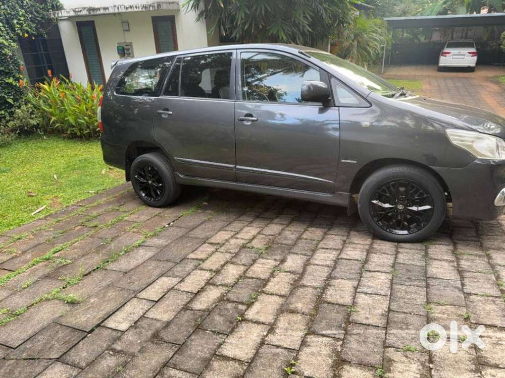 Toyota Innova 2.5 G (diesel) 7 Seater, 2016, Diesel