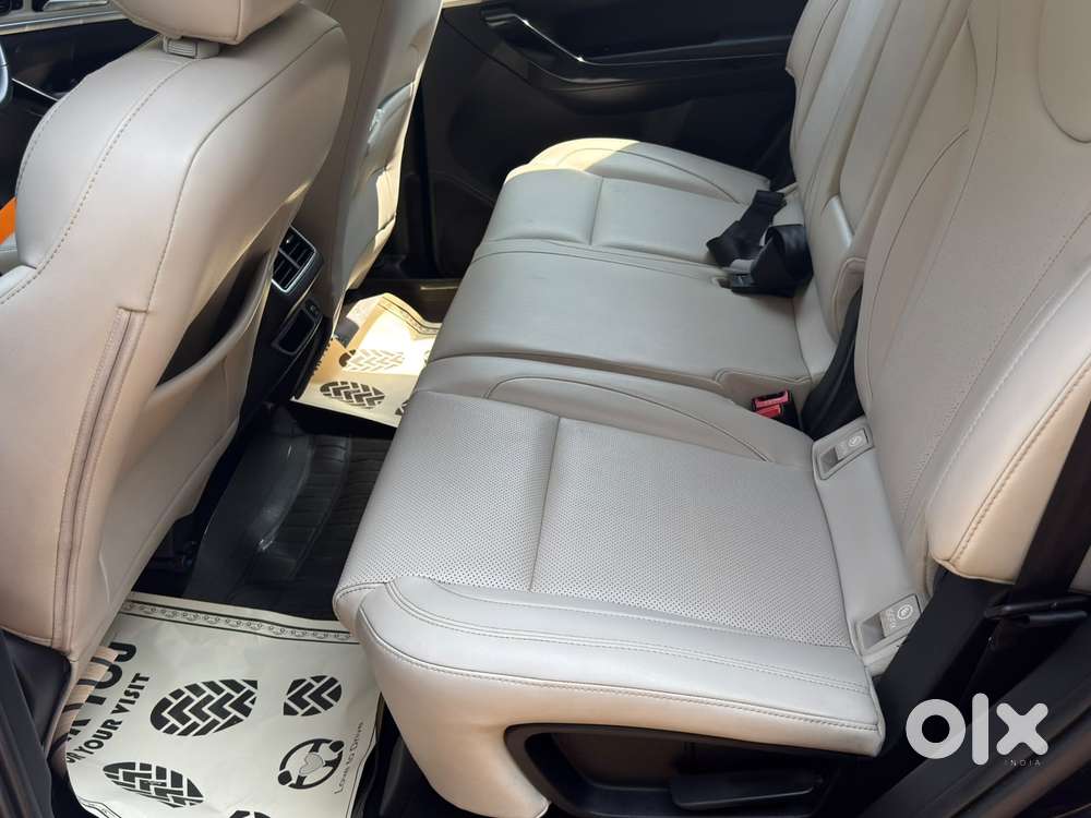 Mahindra Xuv700 Ax7 Awd, 2022, Petrol