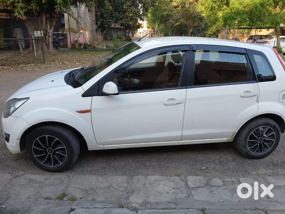 Ford Figo Diesel Zxi 2011