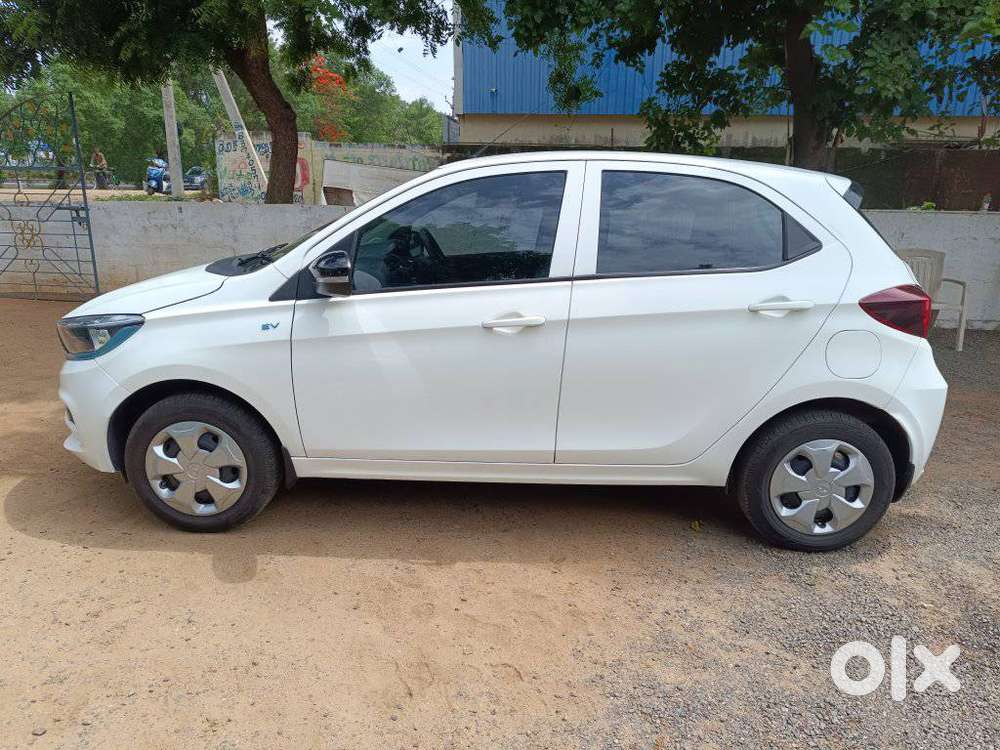 Tata Tiago EV XT MR, 2023, Electric - Photo 2