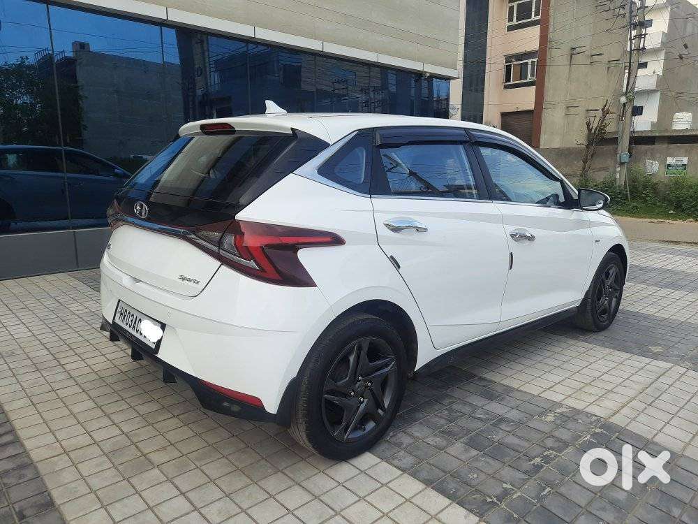 Hyundai I20 Sportz 1.2 Ivt, 2023, Petrol