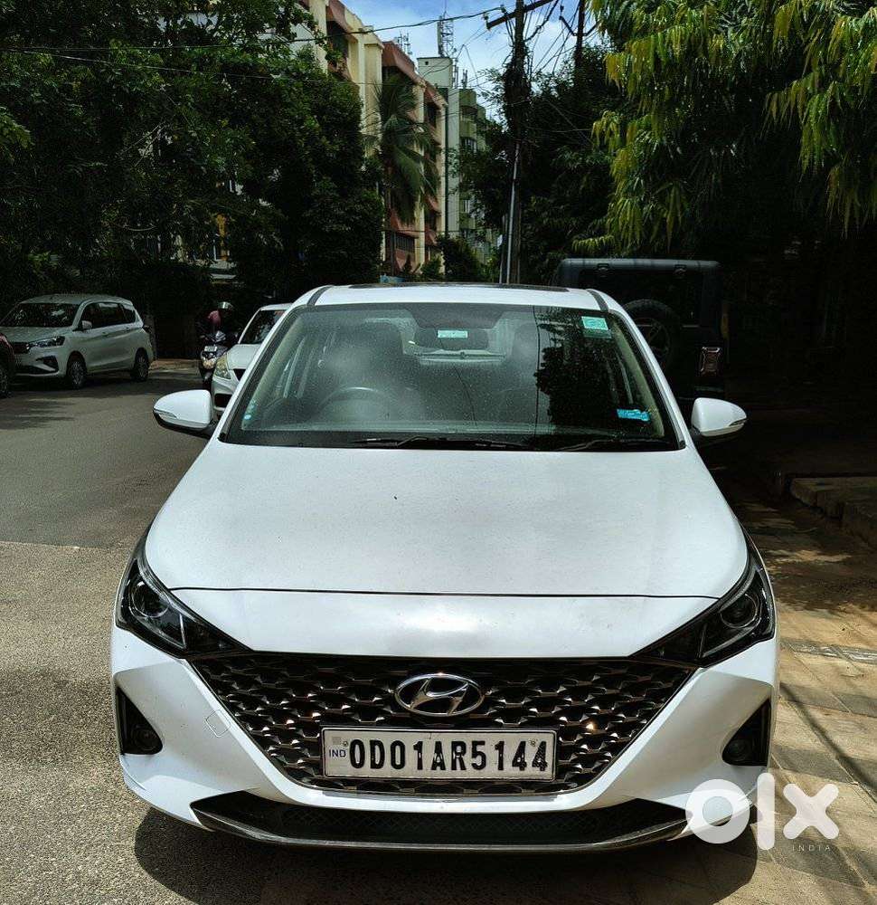 Hyundai Verna 1.5 Sx (o) Vtvt, 2023, Petrol