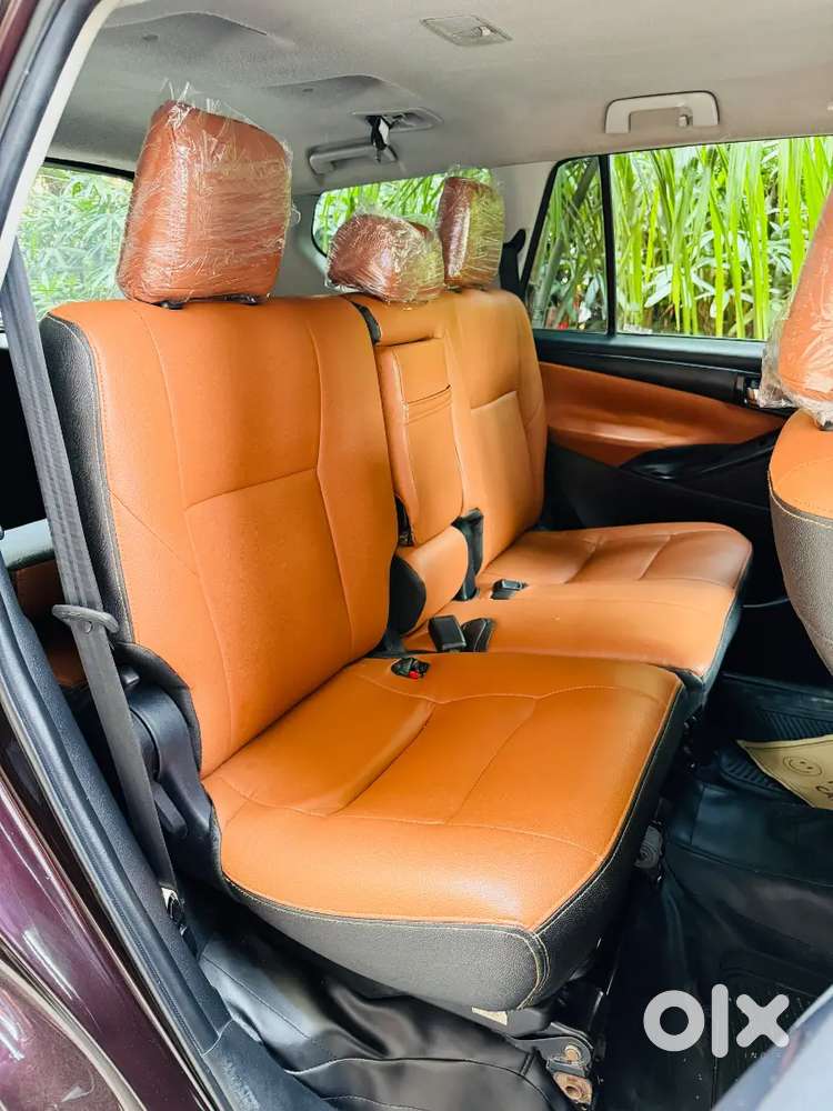 Toyota Innova Crysta 2.4 G Automatic 8 Seater 20121