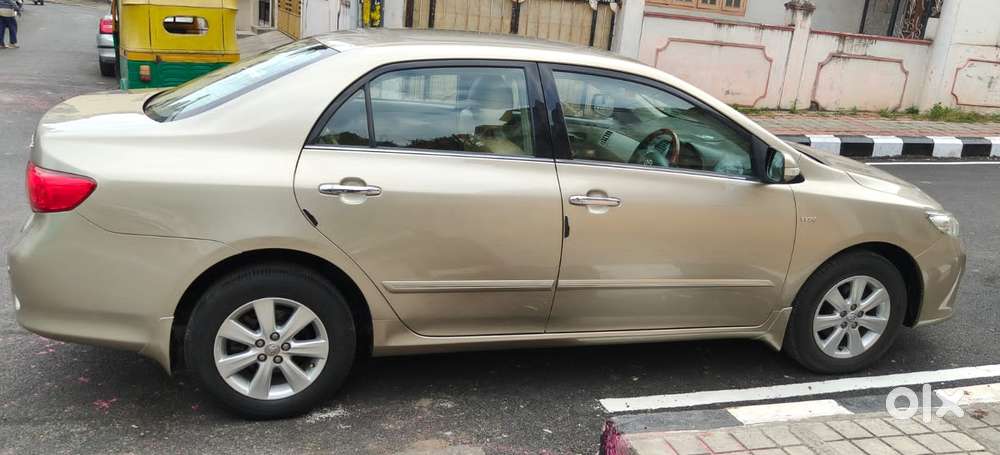 Toyota Corolla Altis G, 2010, Petrol