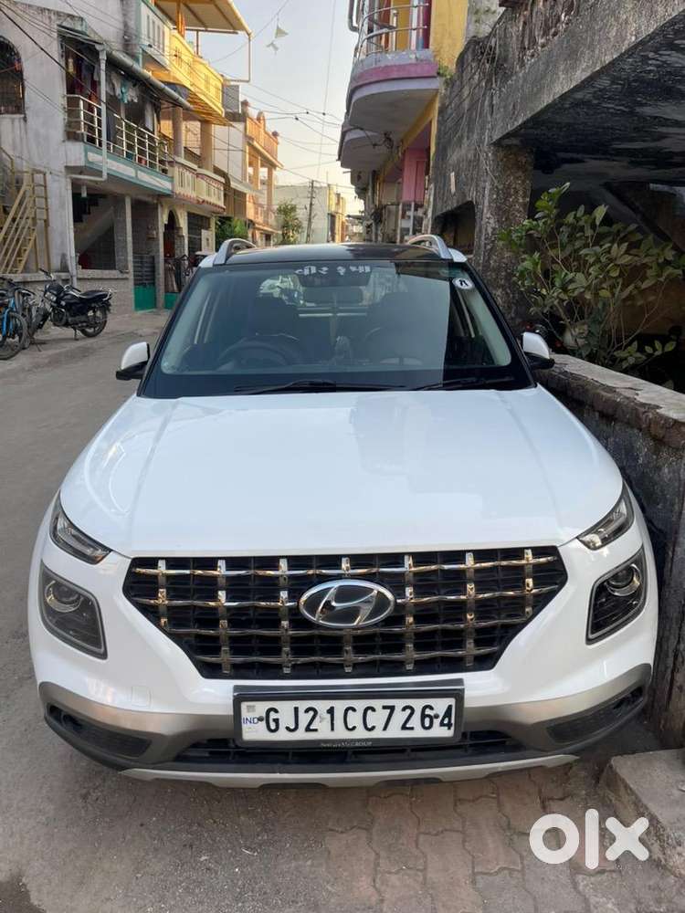 Hyundai Venue Cng Car 2021